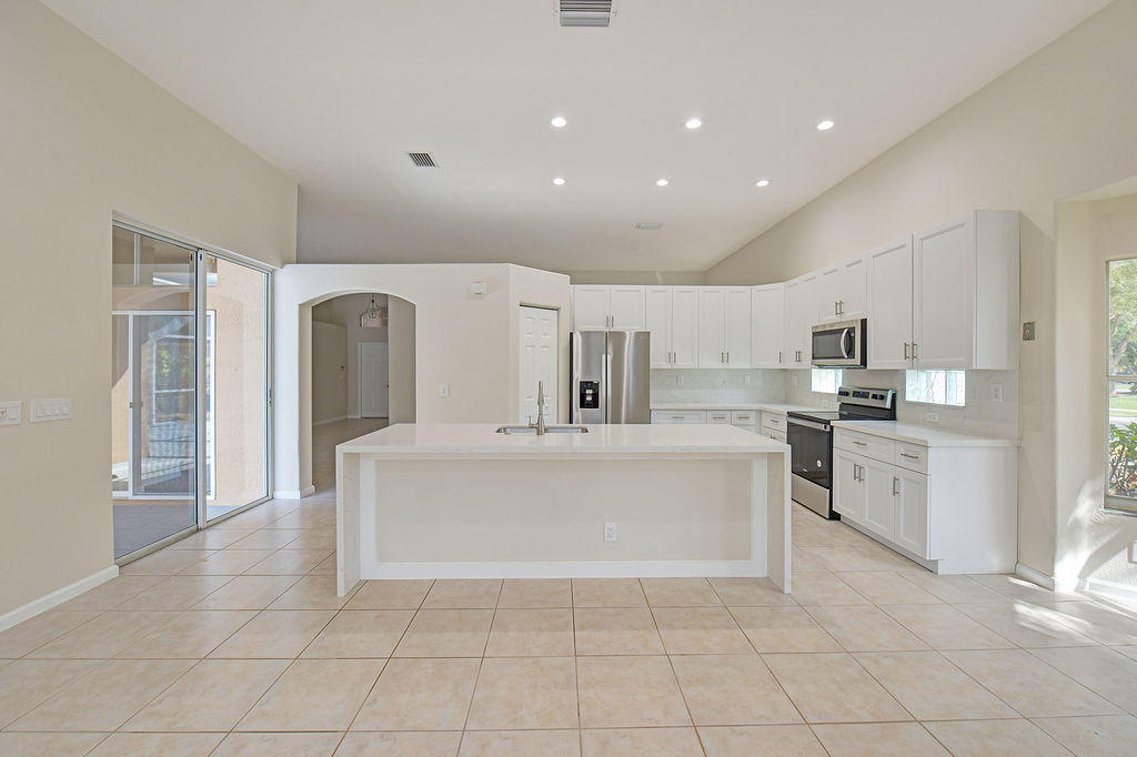 5747 La Gorce Circle Lake Worth, FL 33463 - Photo 13 of 55 ADC_7143