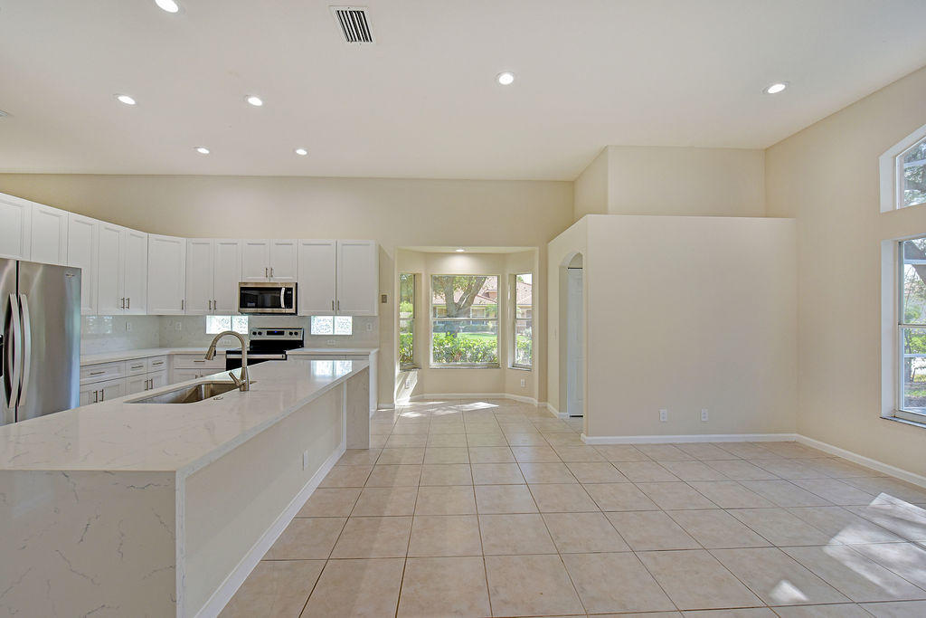 5747 La Gorce Circle Lake Worth, FL 33463 - Photo 14 of 55 ADC_7146