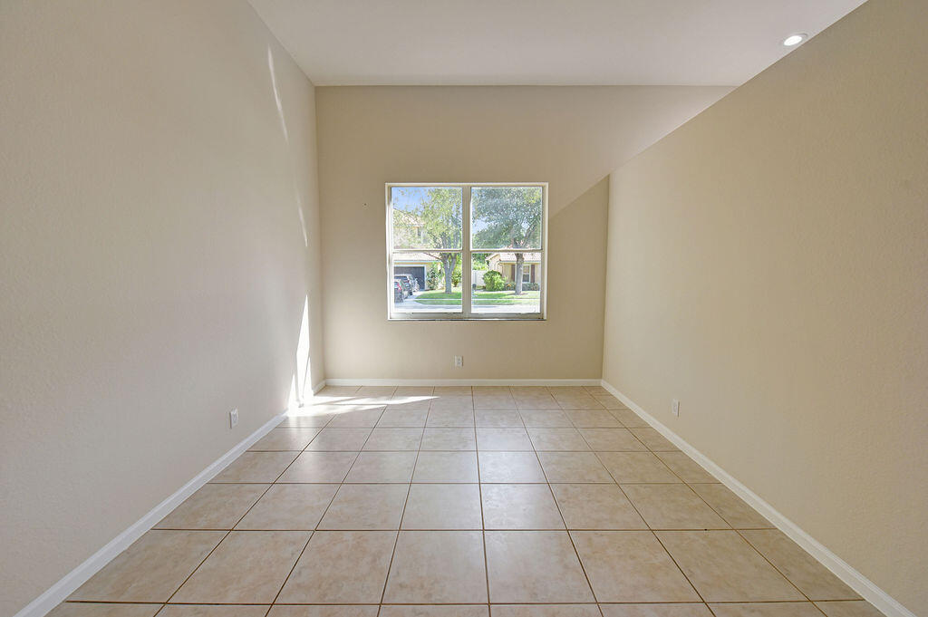 5747 La Gorce Circle Lake Worth, FL 33463 - Photo 20 of 55 ADC_7177