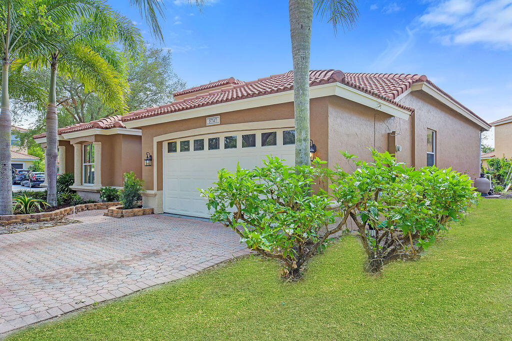 5747 La Gorce Circle Lake Worth, FL 33463 - Photo 10 of 55 ADC_7131