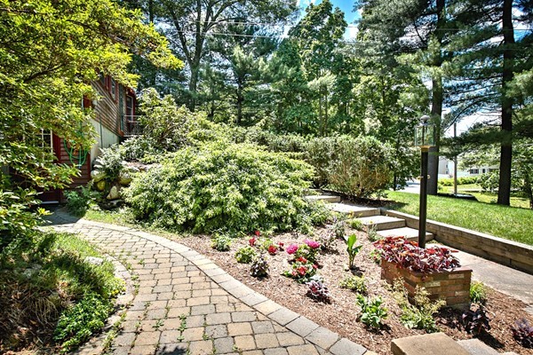 46 Riverhurst Road Billerica, MA 01821 - Photo 3 of 24 Gallery Image 3