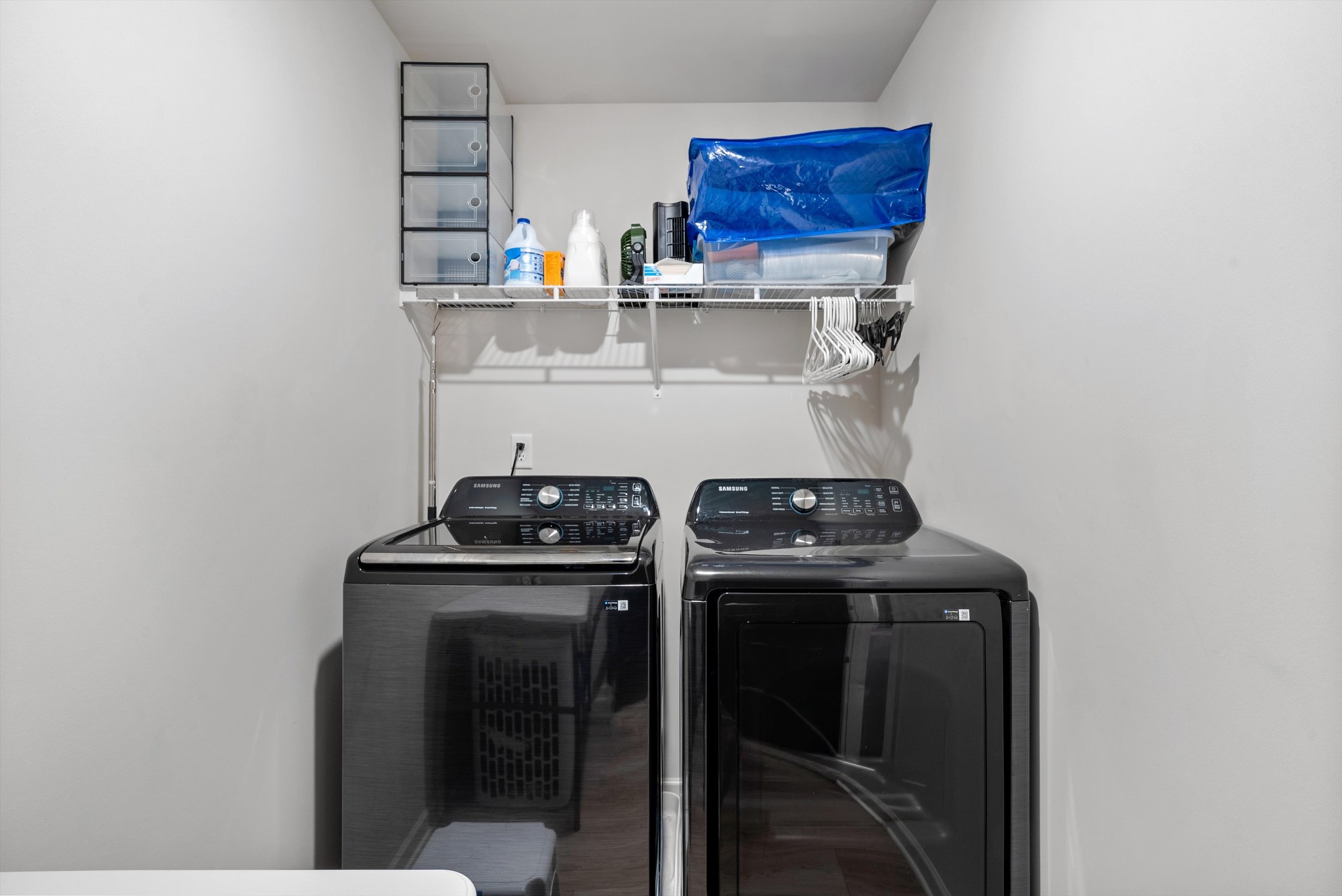 562 Torrey Pines Lane Lebanon, TN 37087 - Photo 29 of 38 a kitchen with a stove and cabinets