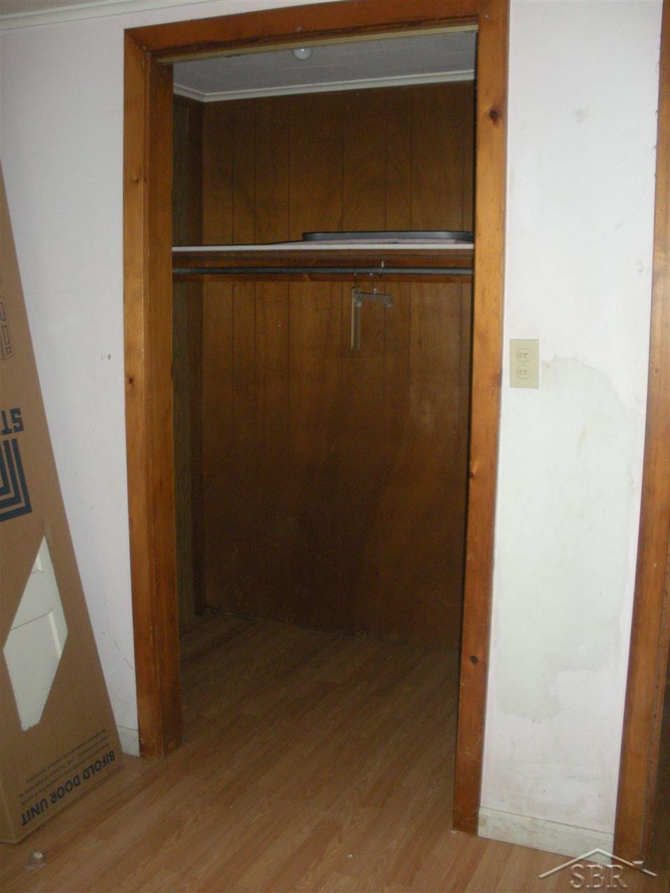 8562 Loren Road Vassar, MI 48768 - Photo 3 of 10 31311060-2.JPG