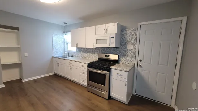 $1,395 | 236 Senisa Drive, San Antonio, TX 78228