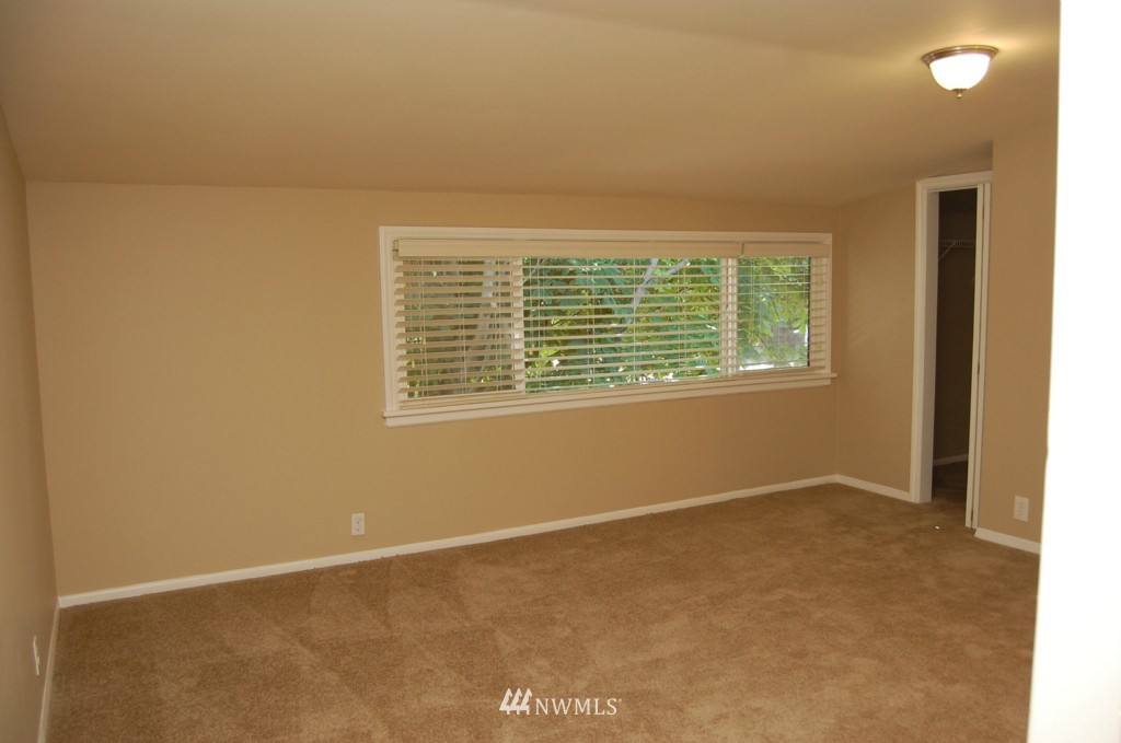 803 North 4th Street Renton, WA 98057 - Photo 11 of 15