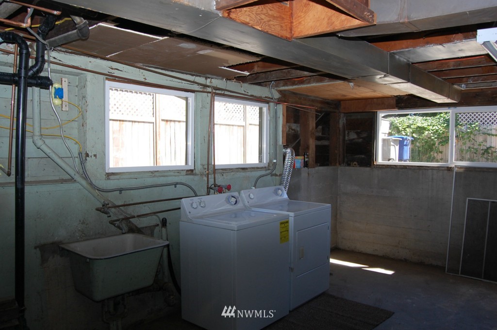 803 North 4th Street Renton, WA 98057 - Photo 13 of 15