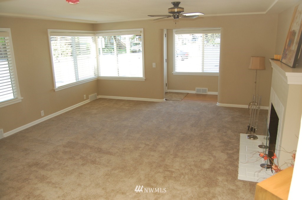 803 North 4th Street Renton, WA 98057 - Photo 3 of 15