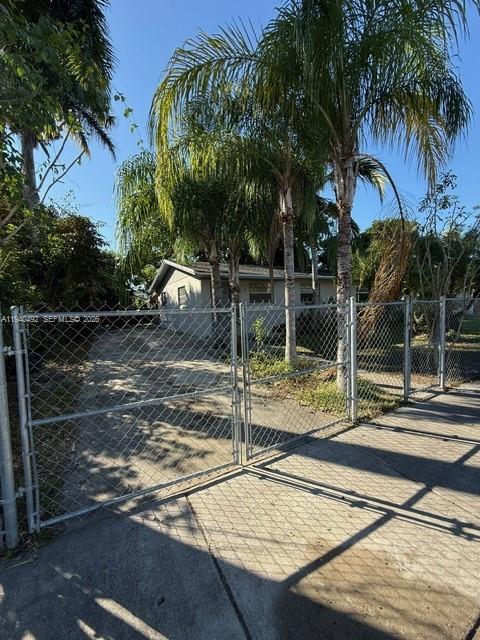 655 Southwest 6th Terrace Florida City, FL 33034 - Photo 2 of 15 a view of a backyard