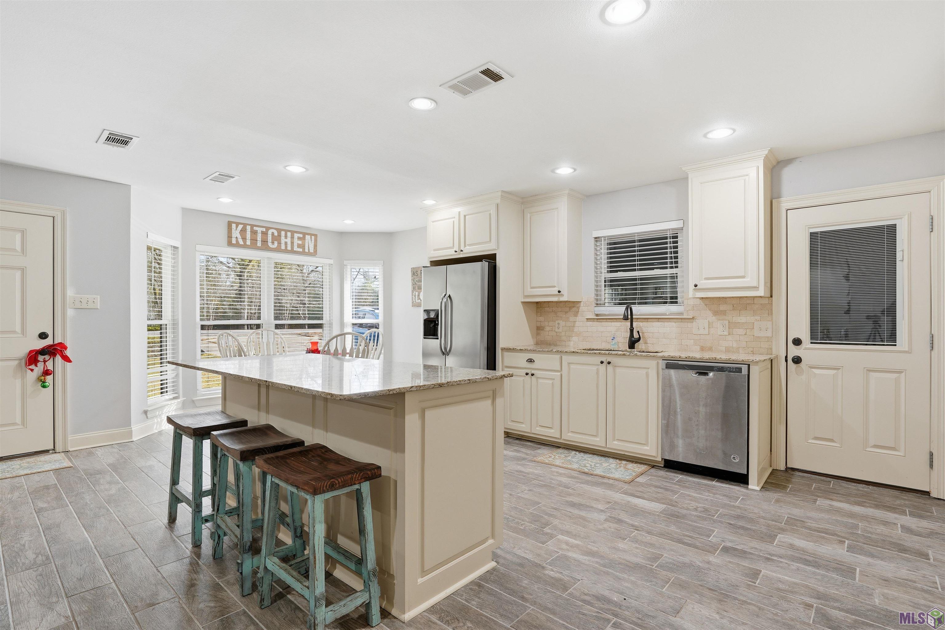 10225 Blackwater Road Baker, LA 70714 - Photo 4 of 11