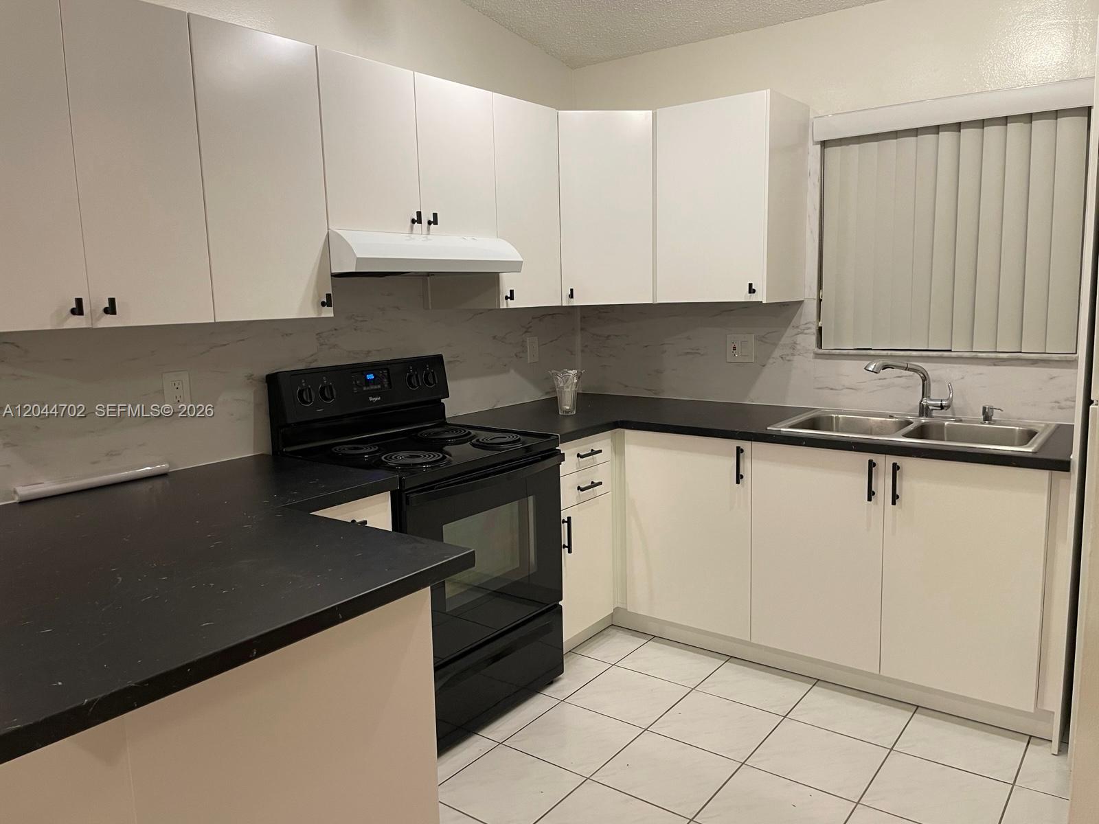 10101 West Okeechobee Road, Unit 5202 Hialeah Gardens, FL 33016 - Photo 4 of 17