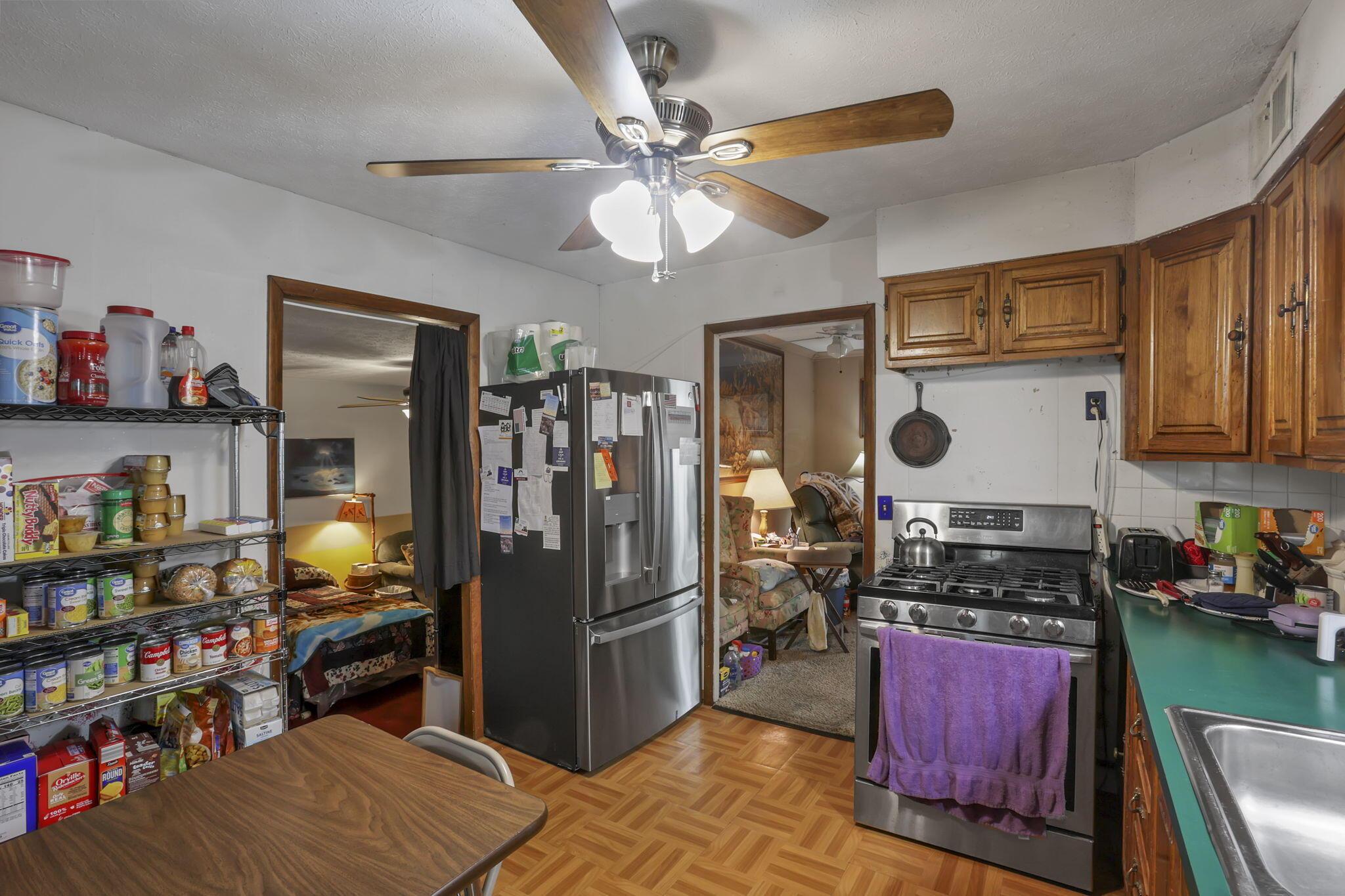 916 South Hampton Road Columbus, OH 43227 - Photo 5 of 29 10-web-or-mls-0D3A7947