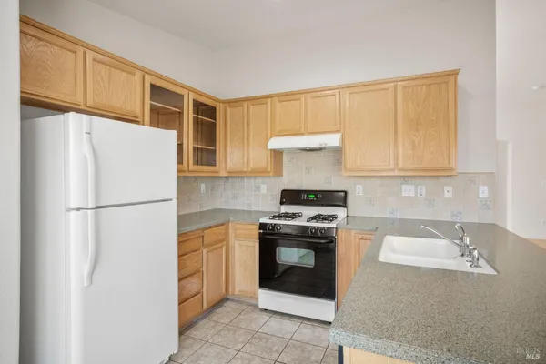 $2,000 | 332 Watson Hollow Drive, Rio Vista, CA 94571