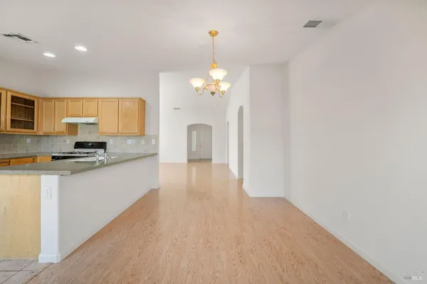 $2,000 | 332 Watson Hollow Drive, Rio Vista, CA 94571