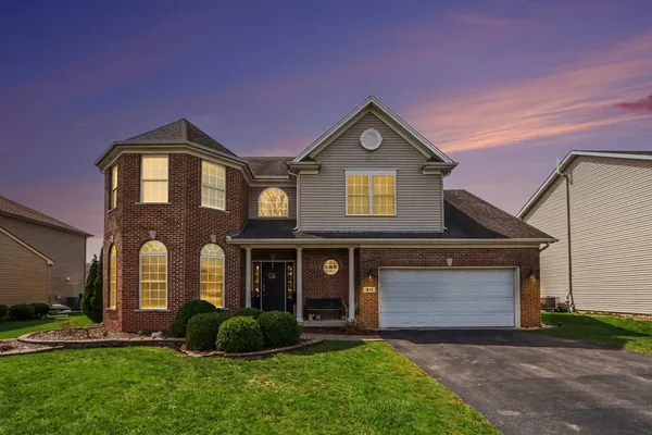 $589,900 | 911 Butterfield Circle East, Shorewood, IL 60404