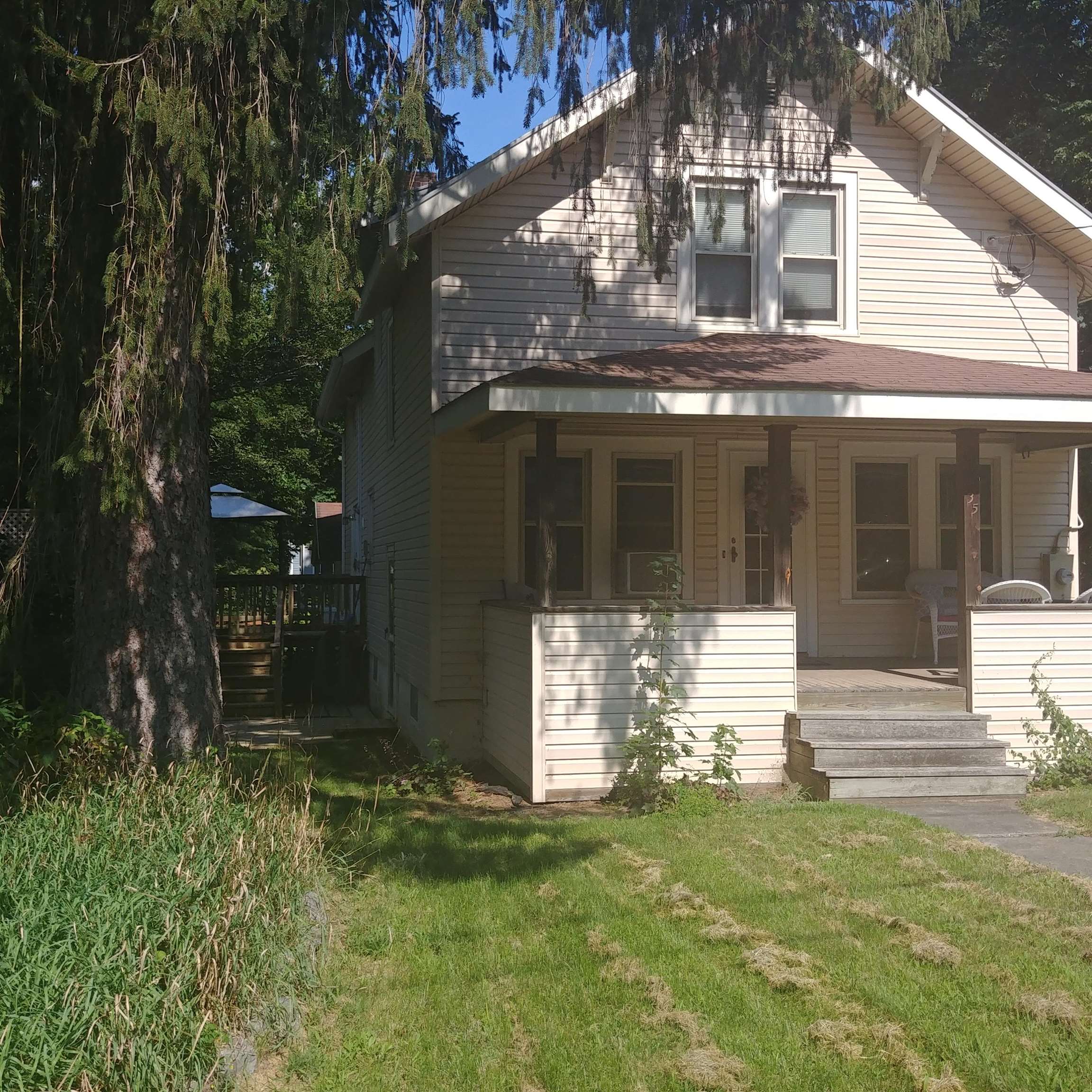 35 Pageant Street Bennington, VT 05201 - Photo 2 of 28 Gallery Image 2