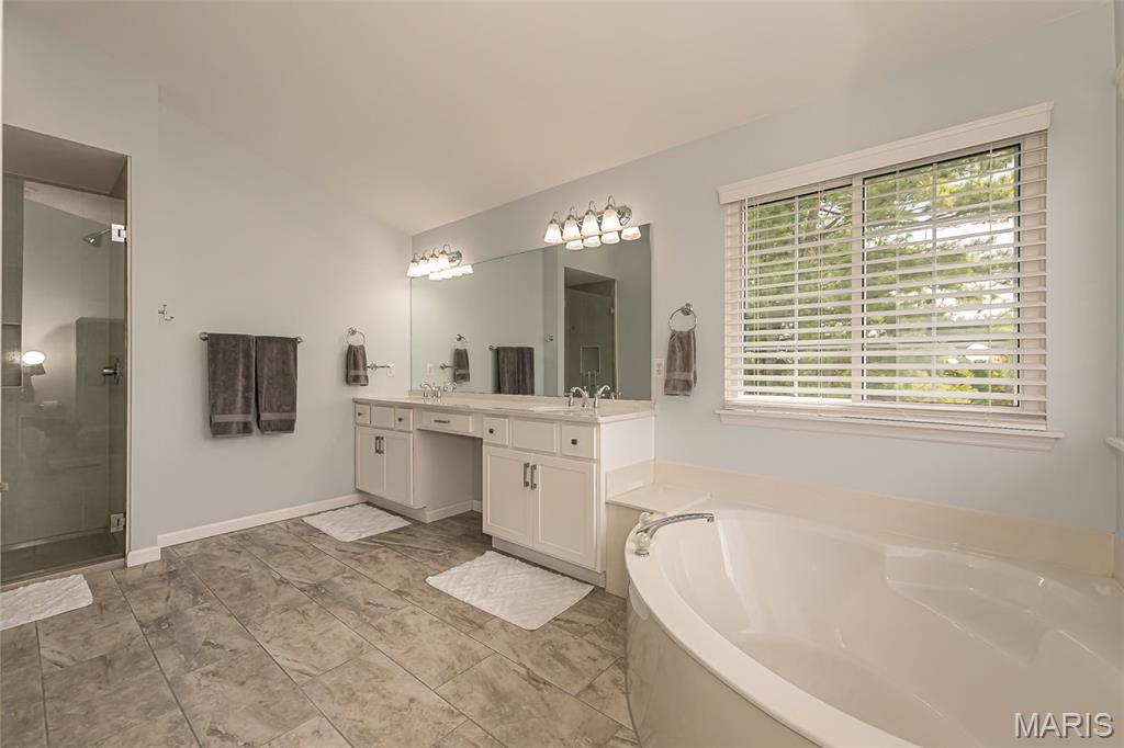 733 Castle Ridge Drive Ballwin, MO 63021 - Photo 37 of 74