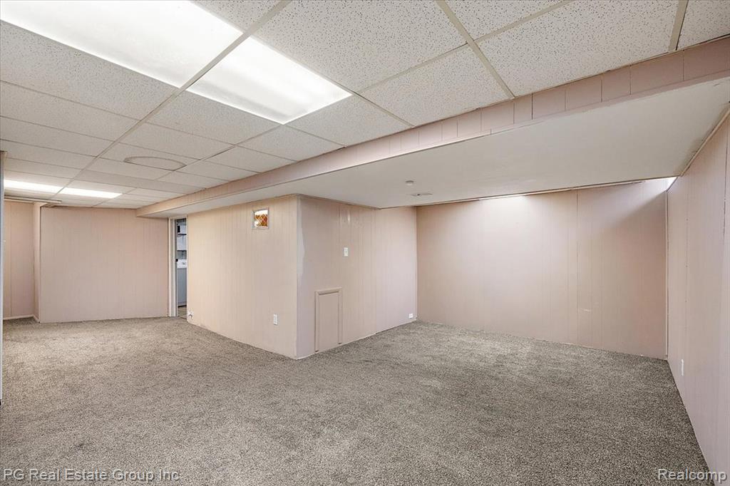1432 Oakbrook Rochester Hills Rochester, MI 48307 - Photo 28 of 34
