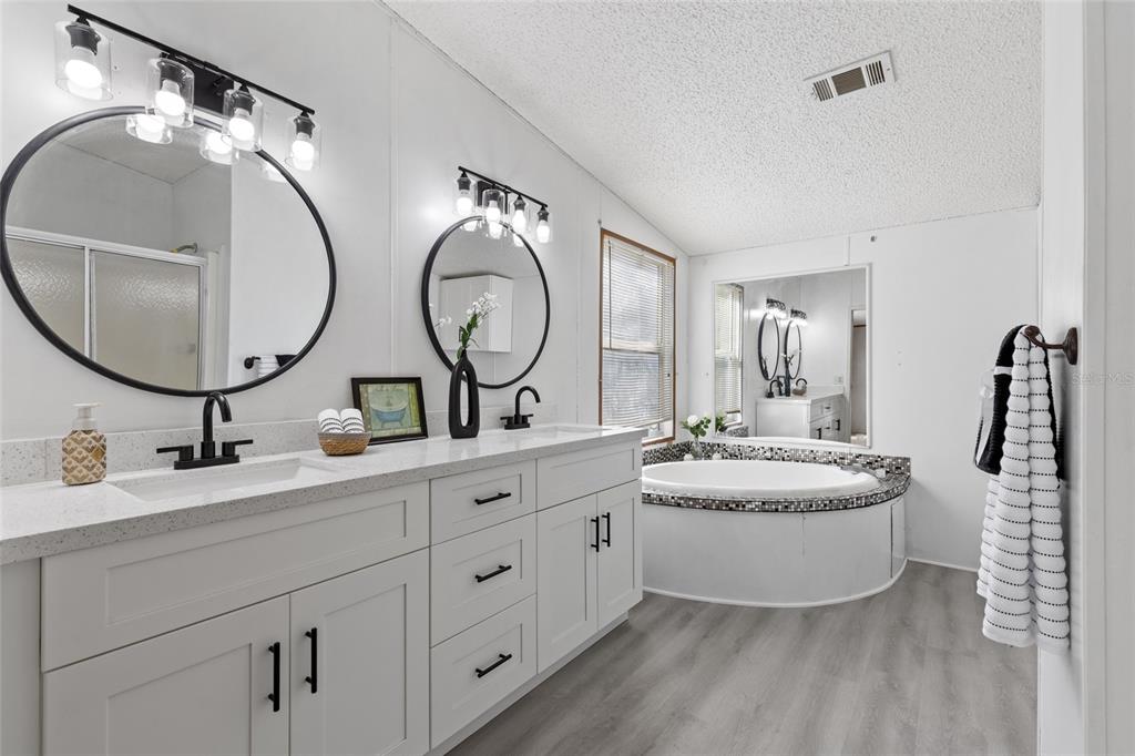 8430 Northeast 111th Street Bronson, FL 32621 - Photo 18 of 39