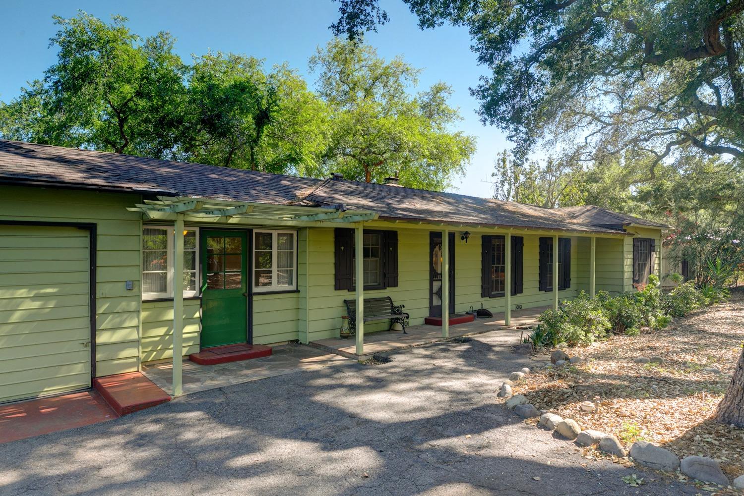 925 Cuyama Road Ojai, CA 93023 - Photo 3 of 41 Gallery Image 3
