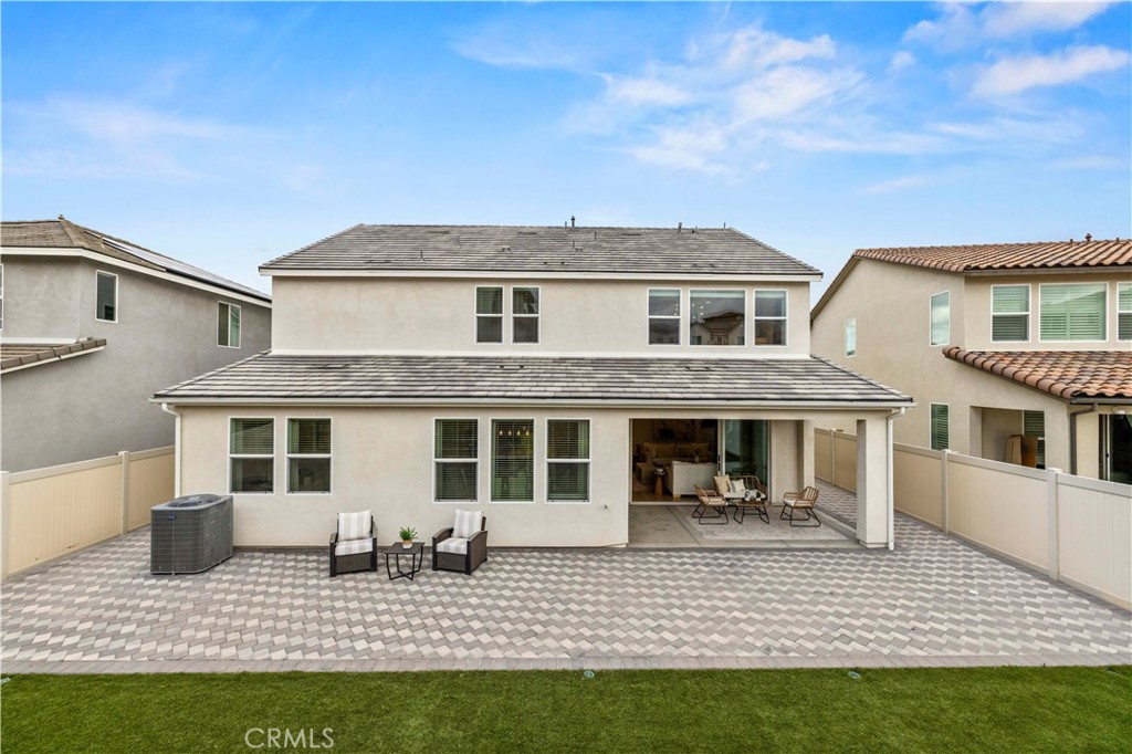 18135 Tableau Way Saugus, CA 91350 - Photo 37 of 43