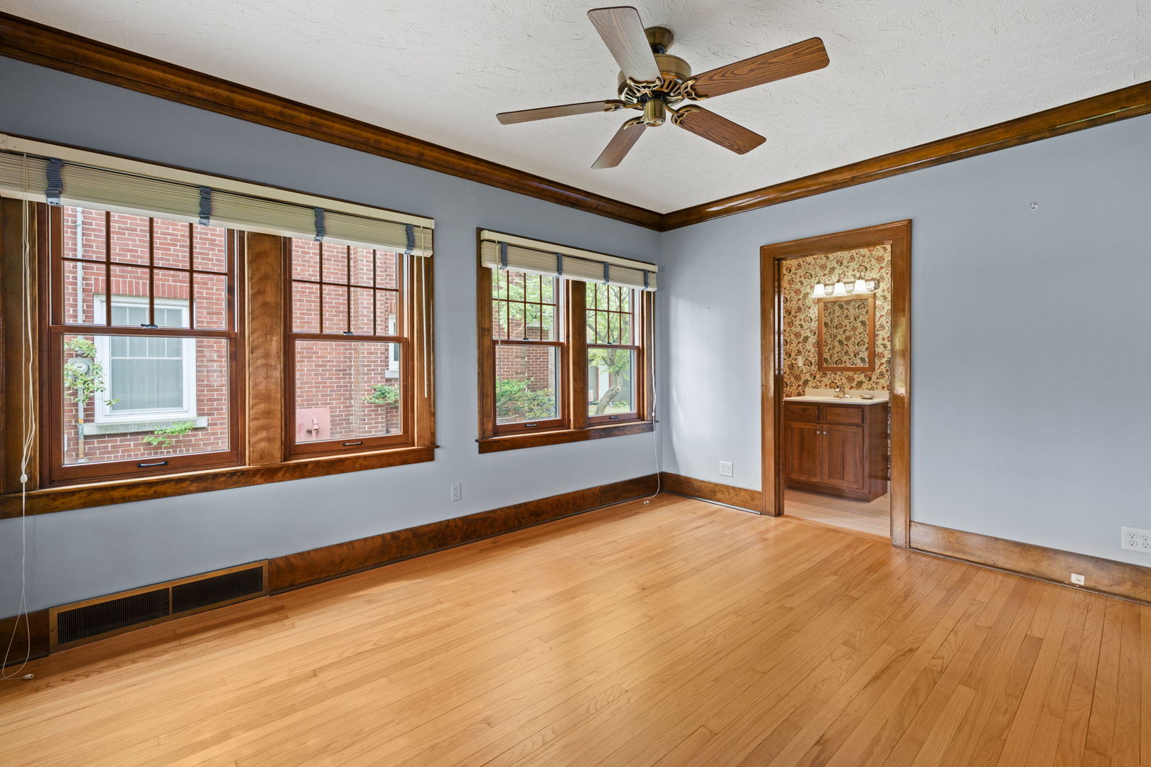2405 27th Street Moline, IL 61265 - Photo 7 of 51