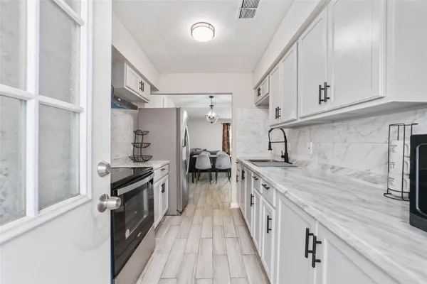 $1,700 | 7821 Fuqua Street, Unit 7821, Houston, TX 77075