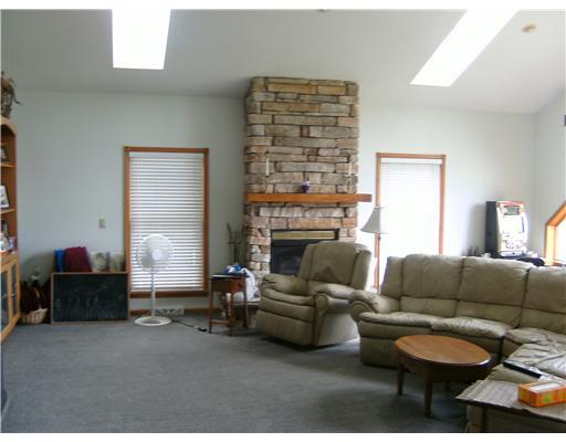 136 Hixon Road Eighty Four, PA 15330 - Photo 6 of 18 Family Room.