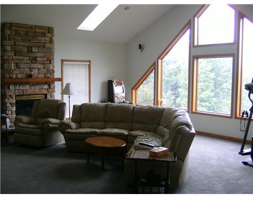 136 Hixon Road Eighty Four, PA 15330 - Photo 7 of 18 Family Room.