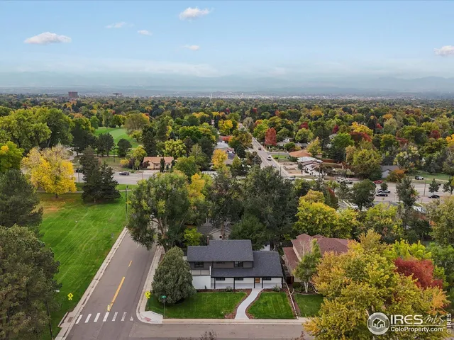 an aerial view of multiple house
