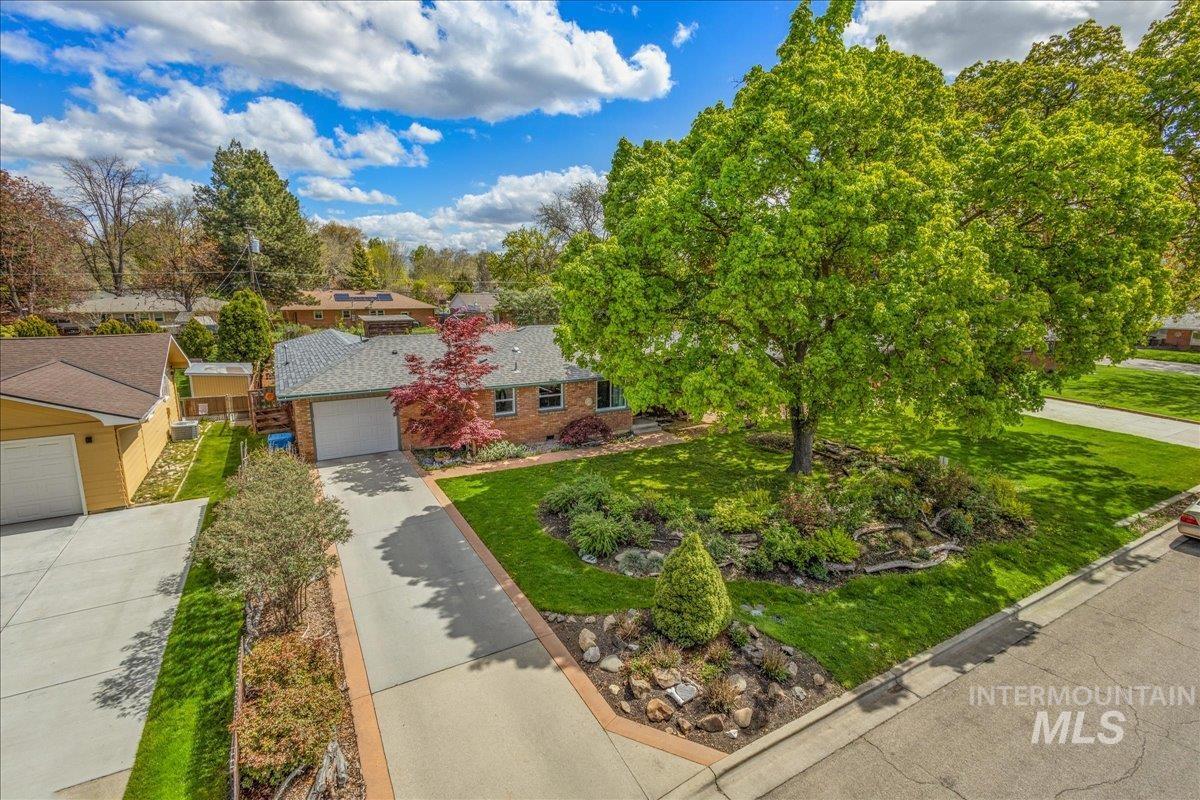 1914 Amber Street Boise, ID 83706 - Photo 2 of 34