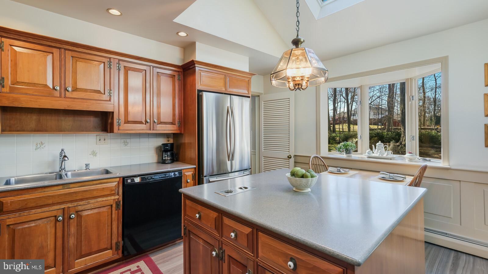 2070 North Providence Road Media, PA 19063 - Photo 11 of 43 Plenty of Cabinets, Bay Window & Skylight