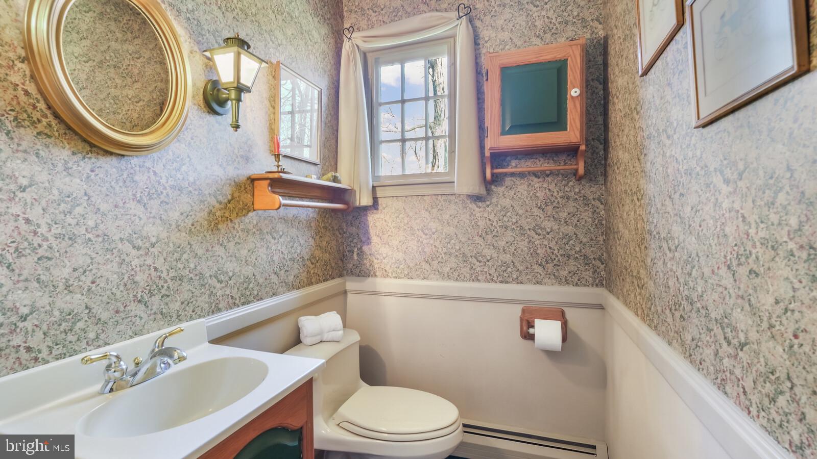 2070 North Providence Road Media, PA 19063 - Photo 16 of 43 First Floor Powder Bath