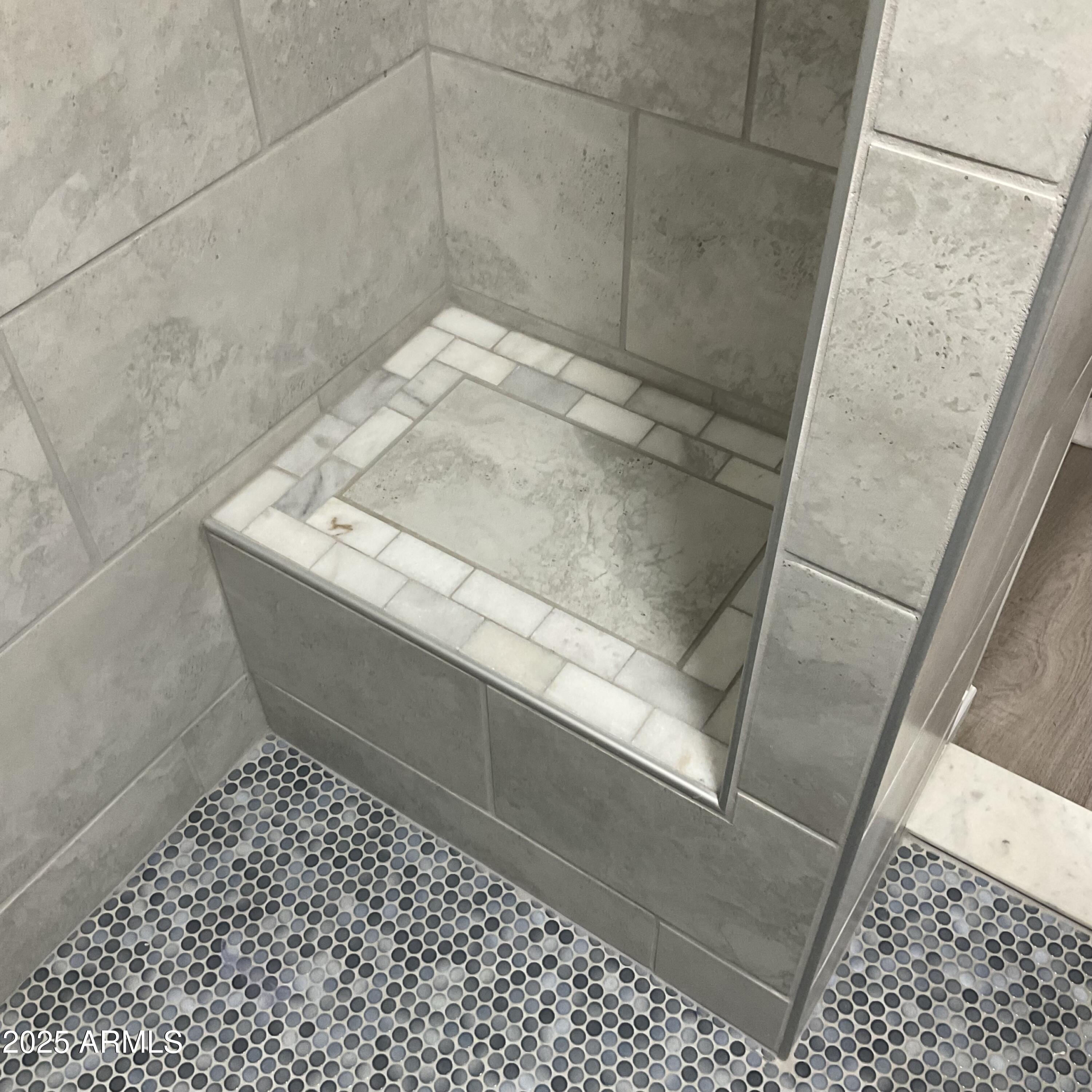 2175 West Southern Avenue, Unit 203 Apache Junction, AZ 85120 - Photo 2 of 28 a bathroom with a bathtub