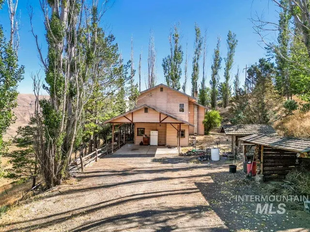 $329,900 | 2026 Silcott Hills Road, Clarkston, WA 99403