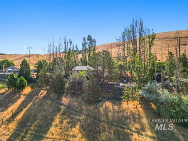 $329,900 | 2026 Silcott Hills Road, Clarkston, WA 99403