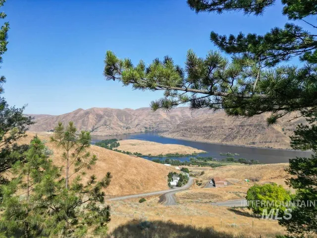 $329,900 | 2026 Silcott Hills Road, Clarkston, WA 99403