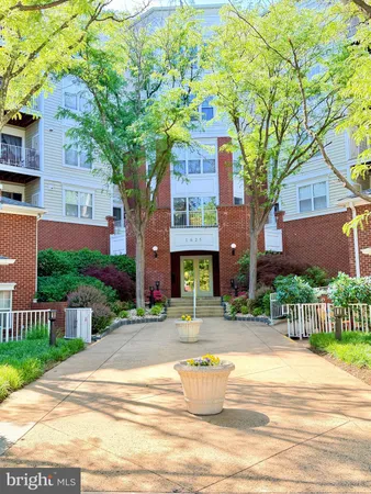 $2,195 | 1625 International Drive, Unit 314, McLean, VA 22102