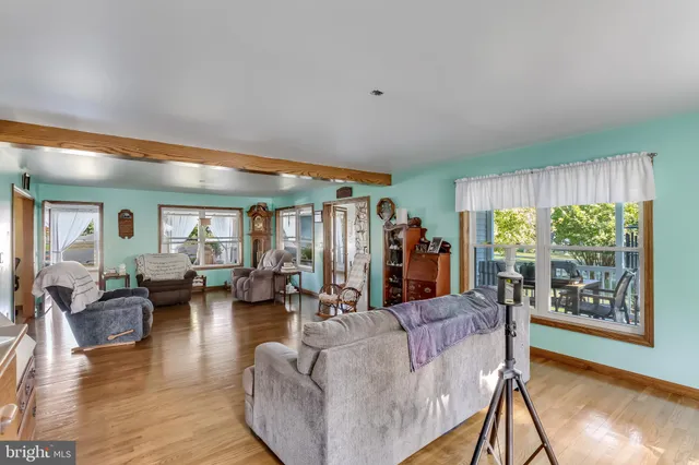 a view of entryway with livingroom and furniture