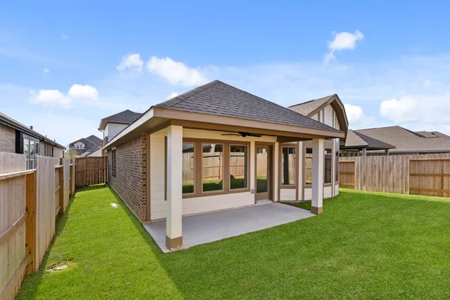 $349,990 | 1040 Shl Crk Trail, Conroe, TX 77304