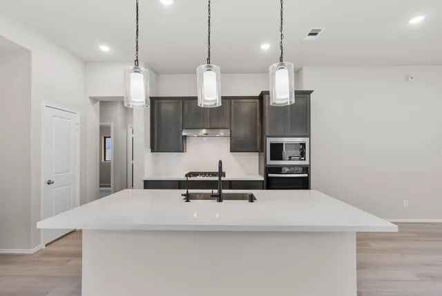 $349,990 | 1040 Shl Crk Trail, Conroe, TX 77304