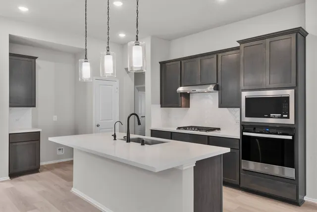 $349,990 | 1040 Shl Crk Trail, Conroe, TX 77304