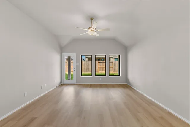 $349,990 | 1040 Shl Crk Trail, Conroe, TX 77304