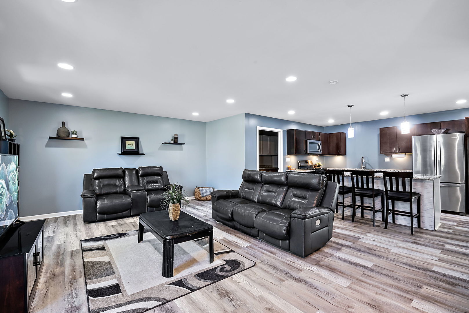 2255 Ridge Avenue Aurora, IL 60504 - Photo 5 of 28 a living room with furniture and wooden floor