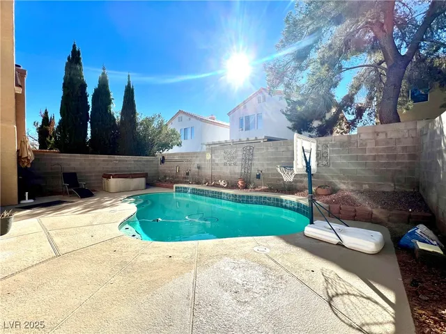 $2,600 | 9449 Amber Valley Lane, Las Vegas, NV 89134