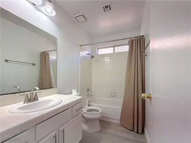 $2,600 | 9449 Amber Valley Lane, Las Vegas, NV 89134