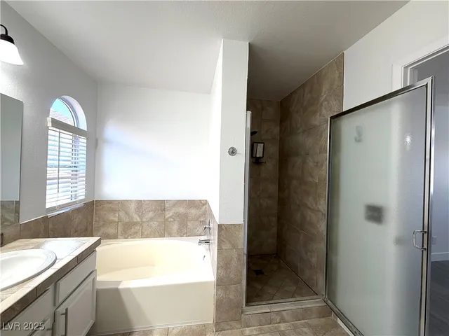 $2,600 | 9449 Amber Valley Lane, Las Vegas, NV 89134