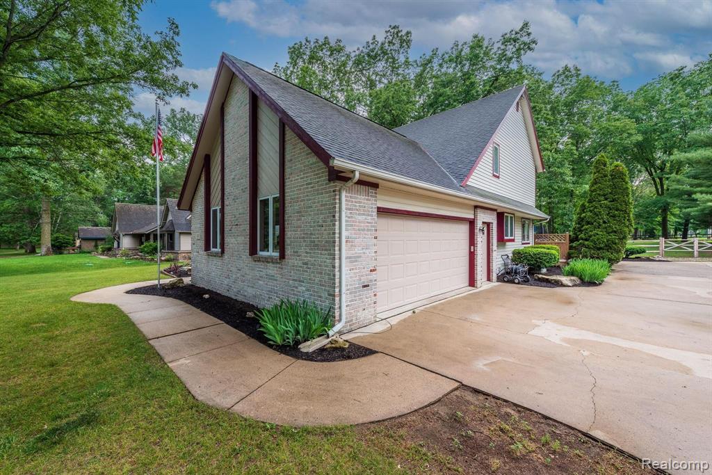 6571 Clover Road Lambertville, MI 48144 - Photo 28 of 35 Gallery Image 28