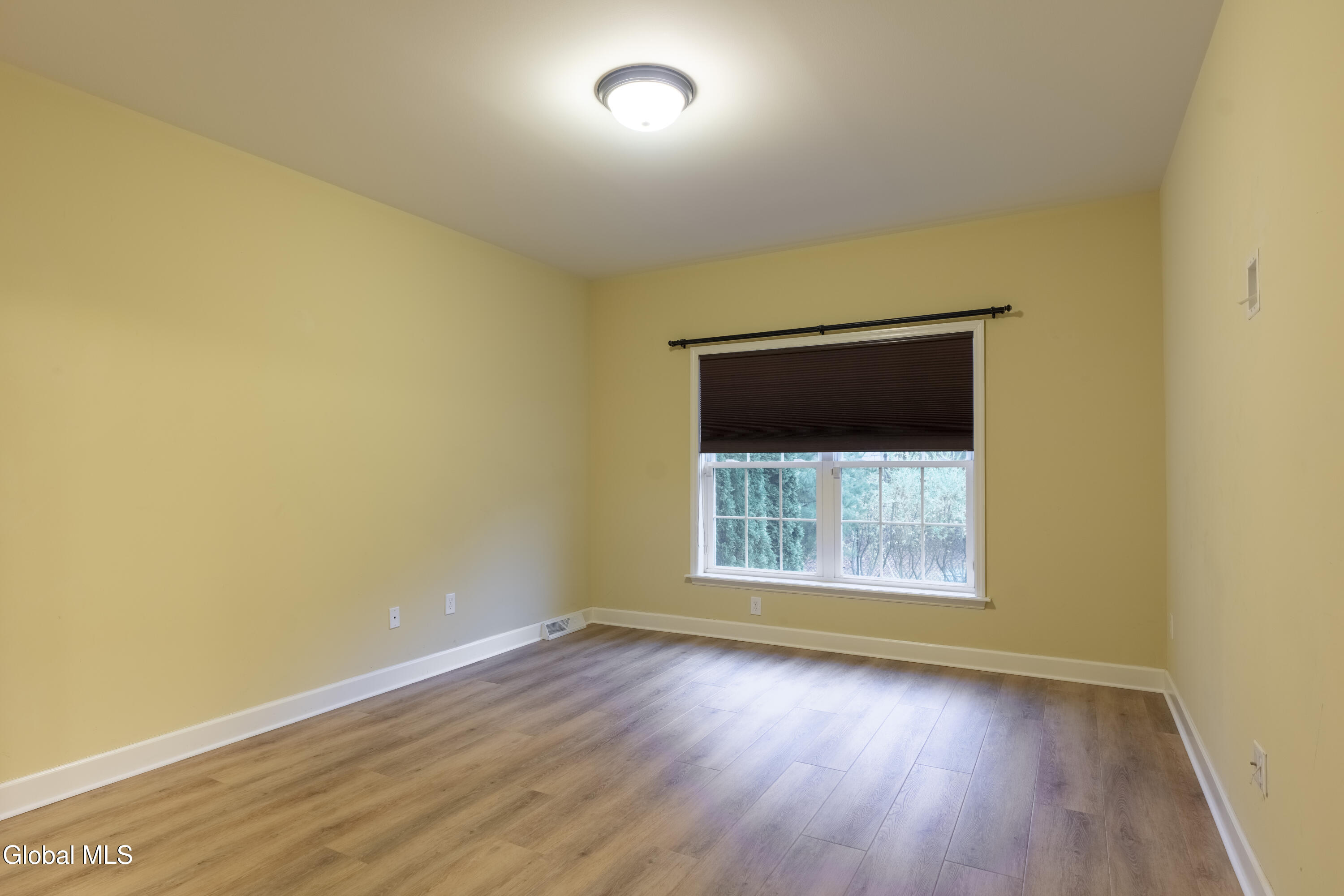 27 Hillman Loop Round Lake, NY 12151 - Photo 13 of 34 27 Hillman-10