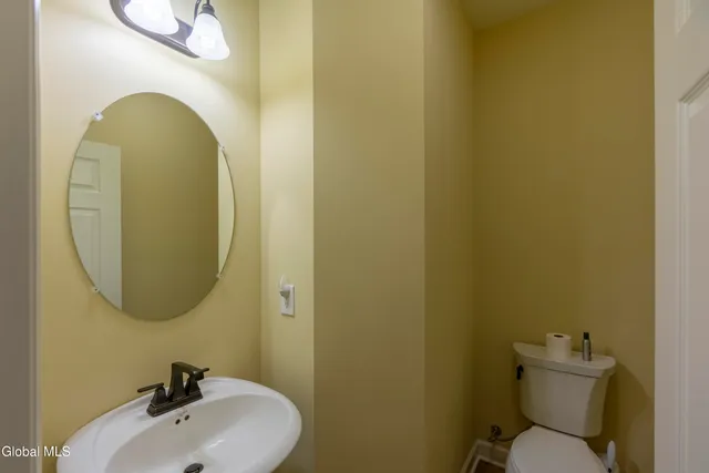 $520,000 | 27 Hillman Loop, Round Lake, NY 12151