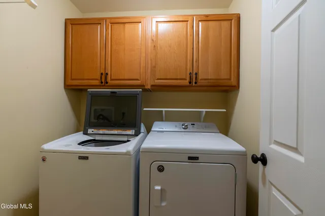 $520,000 | 27 Hillman Loop, Round Lake, NY 12151